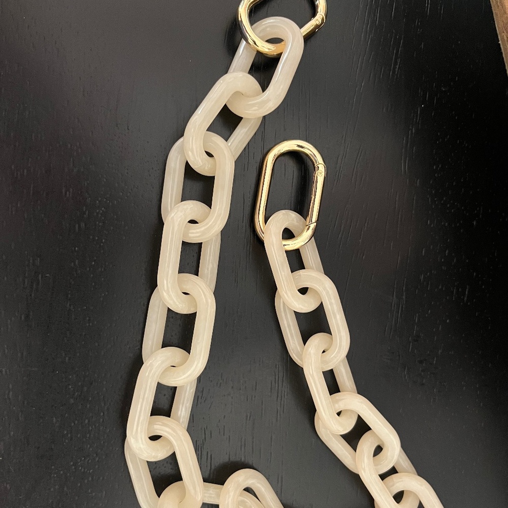 NWOT Quince Resin Shoulder Strap in Cream (Sold OUT)